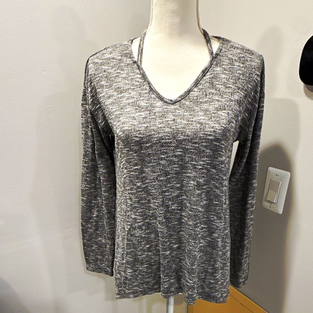 Juicy Couture Gray V-Neck Long Sleeve Solid Knit Pullover Top Size M Hi Low